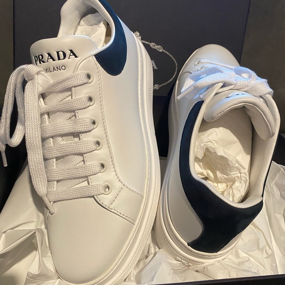 100% Authentic Prada Leather Sneakers must have! - Picture 3 of 12